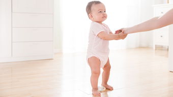 寶寶一歲走路左腳外八字(一歲寶寶走路有一個腳外八字)